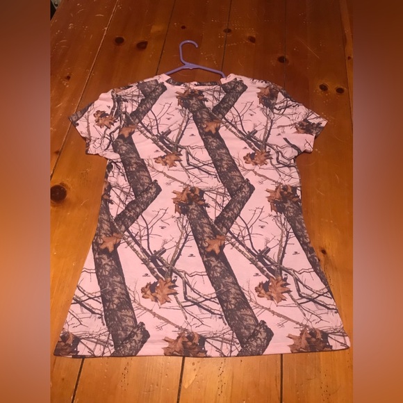 Unbranded camouflage shirt, no size tag, pink brown camouflage. - Picture 2 of 6